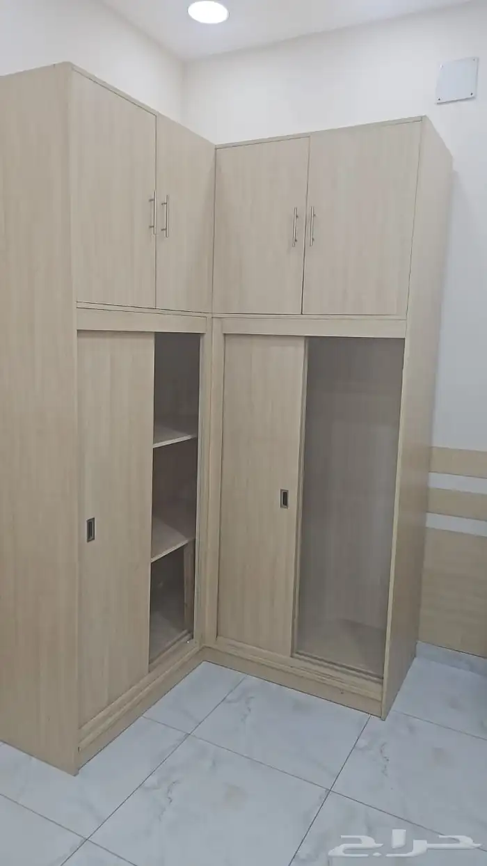 شاشة وأثاث للبيع 2