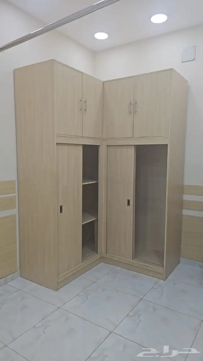 شاشة وأثاث للبيع 8