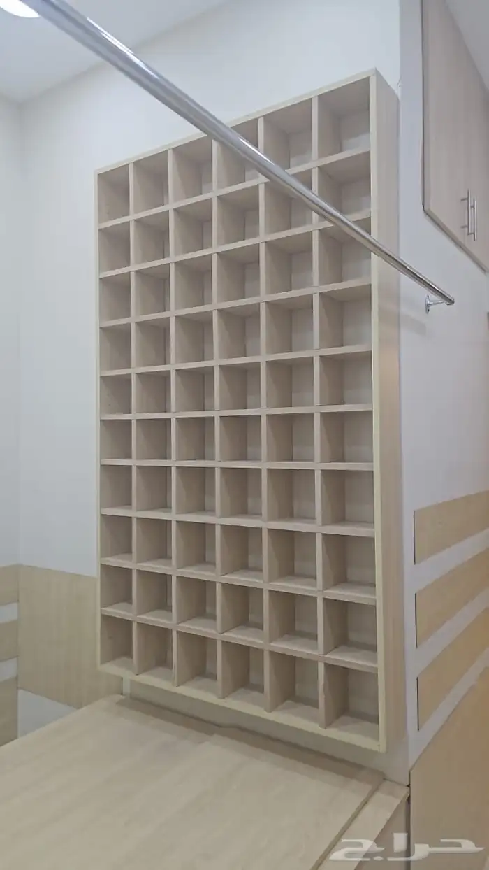 شاشة وأثاث للبيع 9