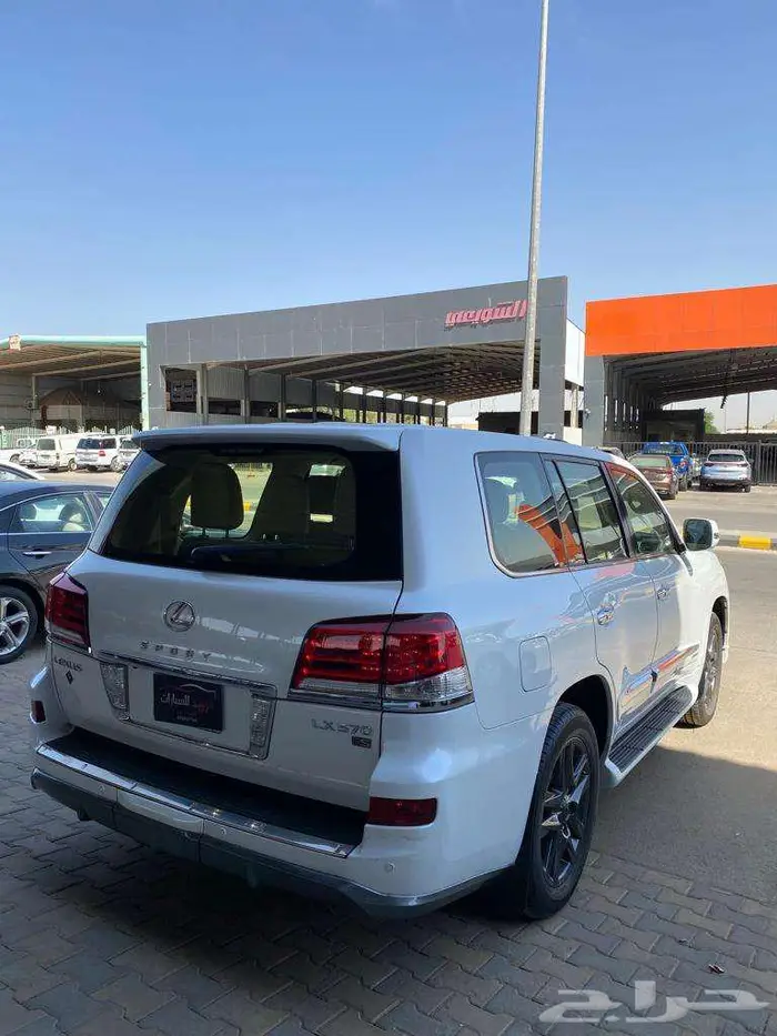 لكزس 2012 LX570 عداد 390 ألف محول 2015 4