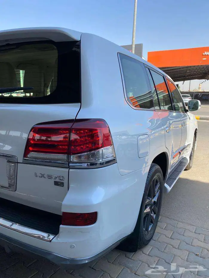 لكزس 2012 LX570 عداد 390 ألف محول 2015 5