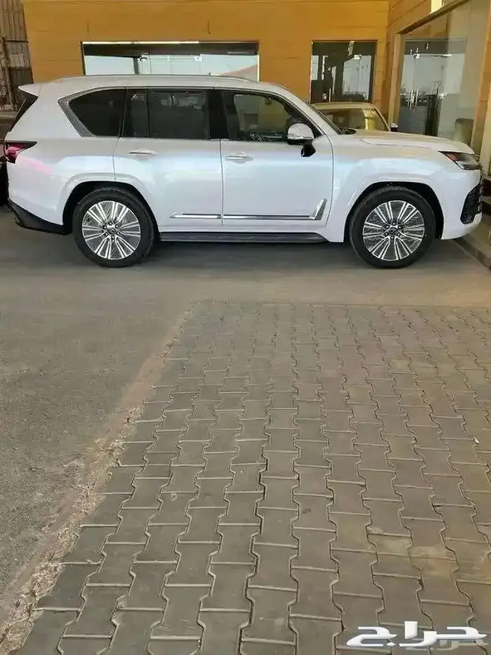 لكزس LX600 فئه BB خليجي موديل 2024 أقل سعر لدى الحسن 3