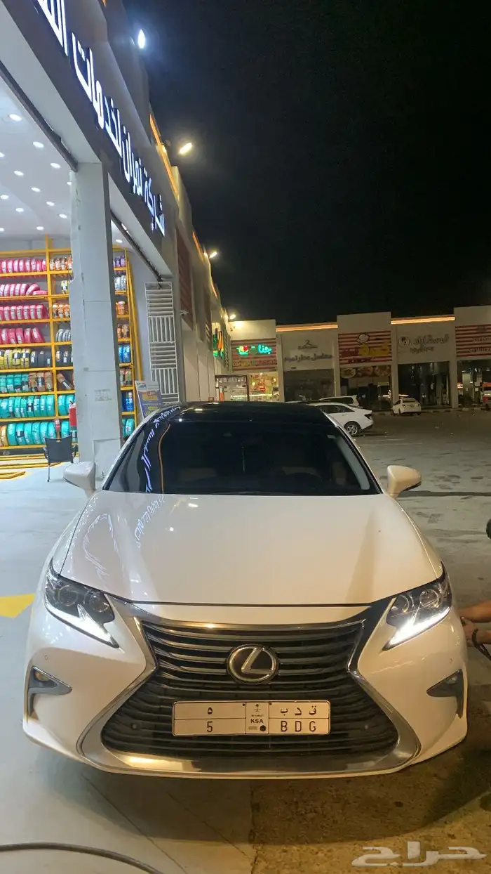 لكزيس es2015 فل الفل المراتب البيج كامل 32