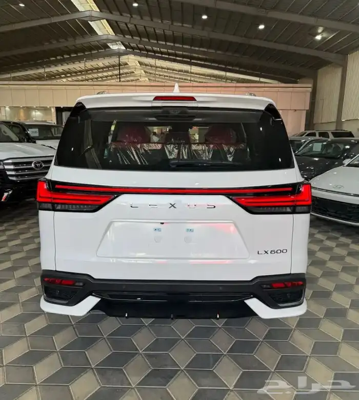 لكزس LX600 إف سبورت 2025 4