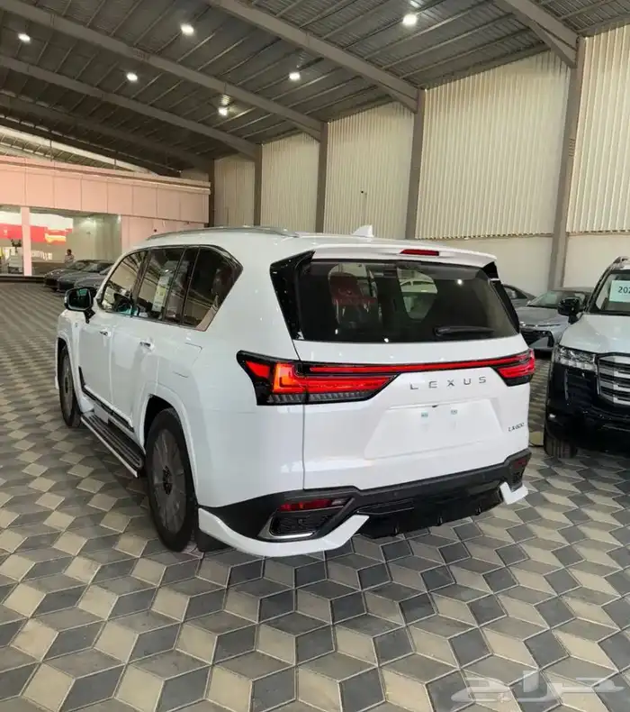 لكزس LX600 إف سبورت 2025 5