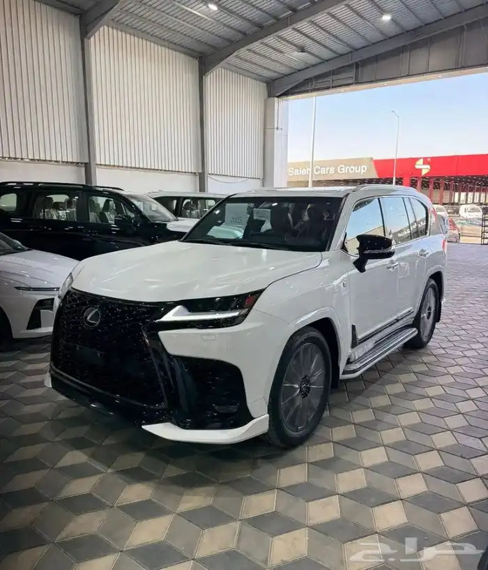 لكزس LX600 إف سبورت 2025 3