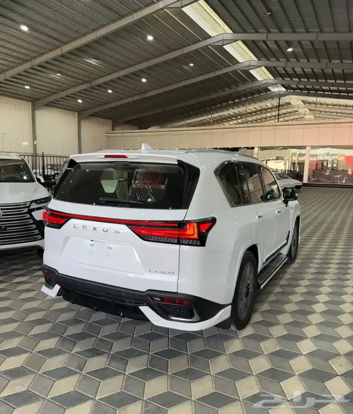 لكزس LX600 إف سبورت 2025 6