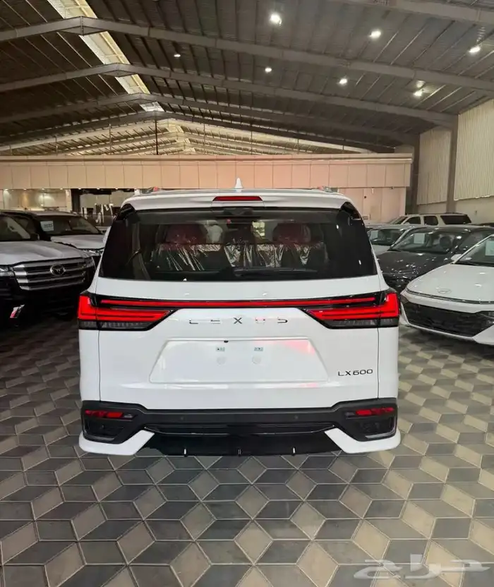 لكزس LX600 إف سبورت 2025 9