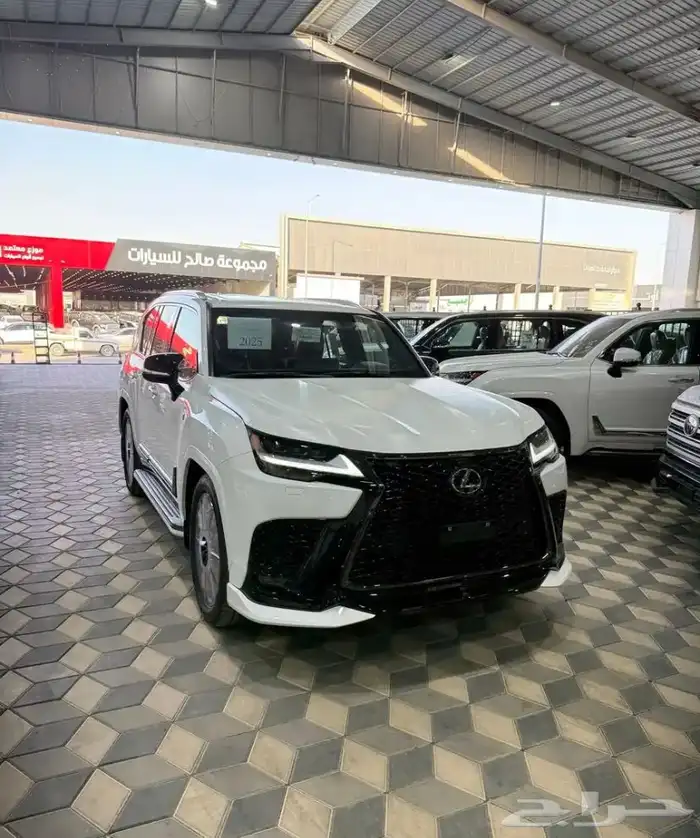 لكزس LX600 إف سبورت 2025 1