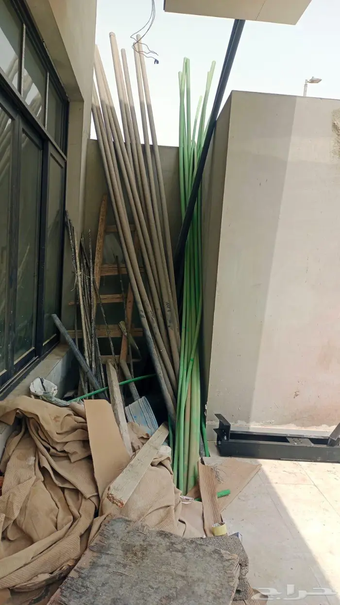 مواصير سباكة اخضر وابيض ورمادي 0