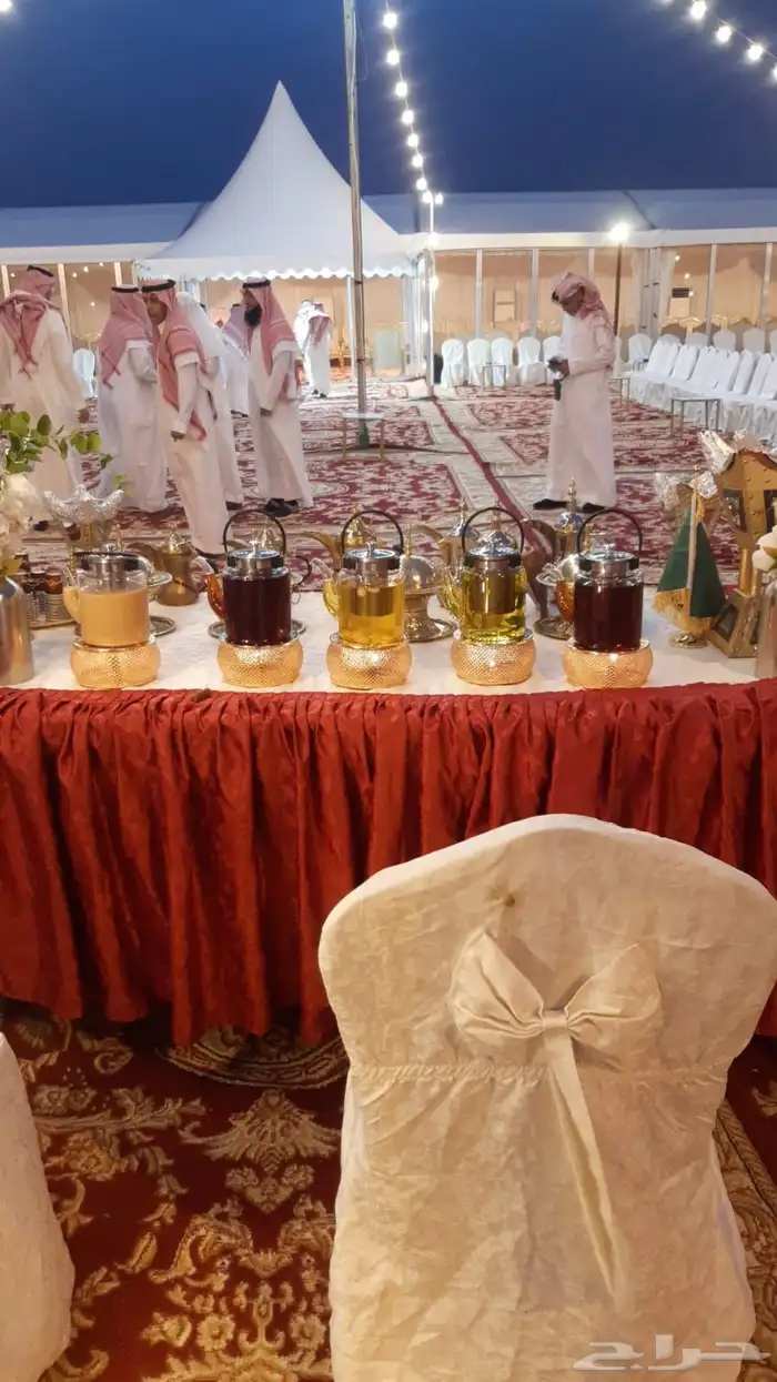 يوجد لدينا قهوجاين صبابين رجال وفي صبابات نساء نساء 1