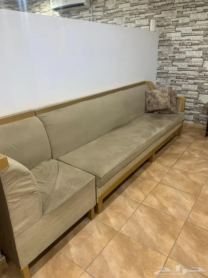 اغراض صالون حلاقة للبيع شبه جديدة 9