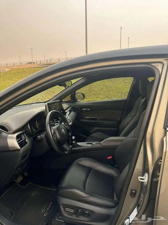 سيارة C-HR تويوتا 2020 هايبرد (هجين) 7