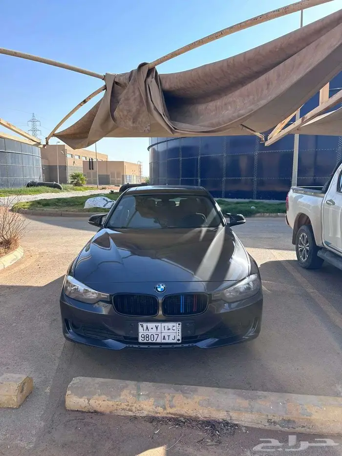 BMW 320i موديل 2015 0