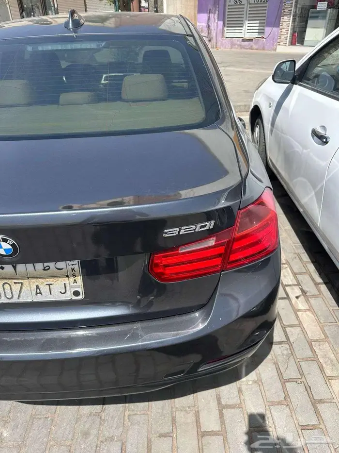 BMW 320i موديل 2015 15