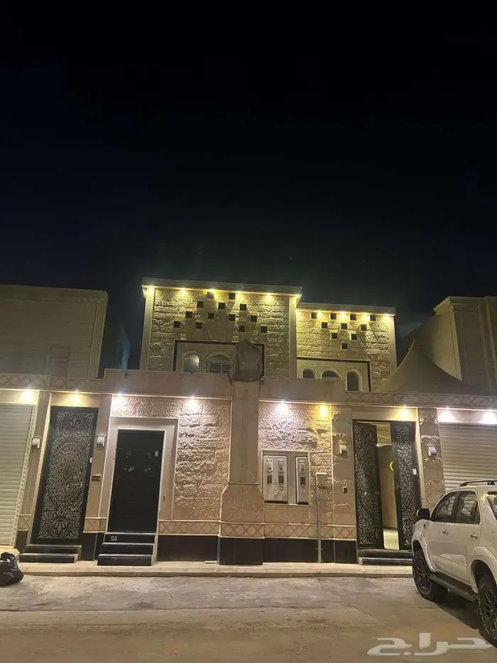فيلا فاخرة بدرج داخلي مع شقتين بحي الطويق الرياض 8