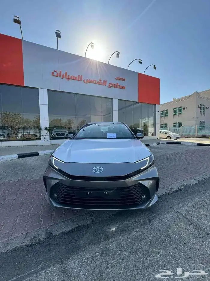 تويوتا كامري E ستاندر بنزين 2025 بالنقد والتقسيط 1