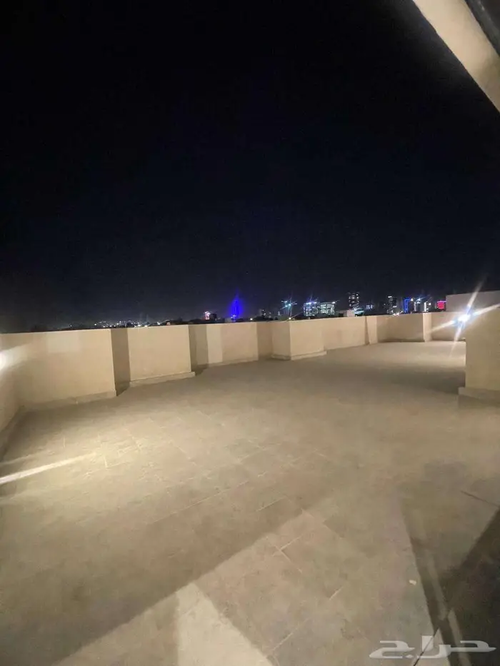 شقة للايجار في حي الملقا 5