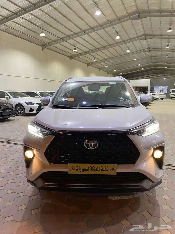تويوتا فيلوز GLX 2025 أصفار شاشه كاميرا عبداللطيف جميل 3