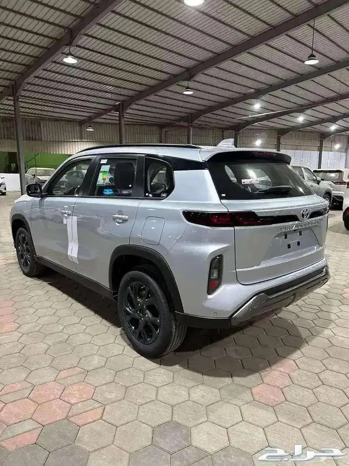 تويوتا اوربان كروزر GL 2025 2