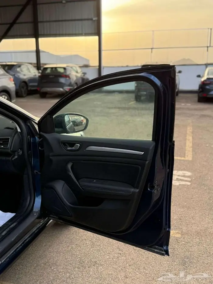 رينو ميغان 2024 MEGANE 8
