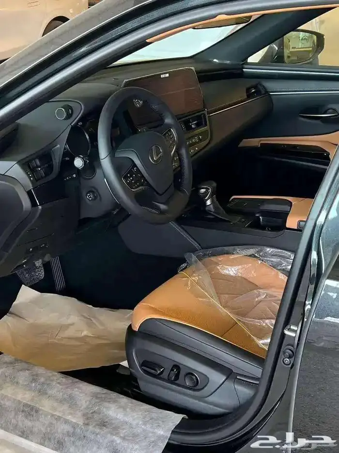 لكزس ES 250 فئه AA موديل 2025 متوفر لدى الحسن 5