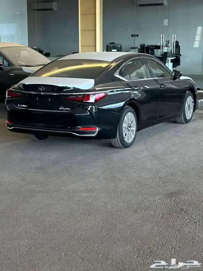 لكزس ES 250 فئه AA موديل 2025 متوفر لدى الحسن 4