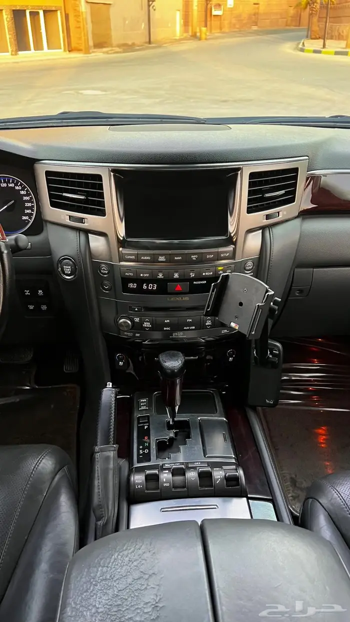 للبيع لكزس LX 570 2010 تعديل استراليا 20