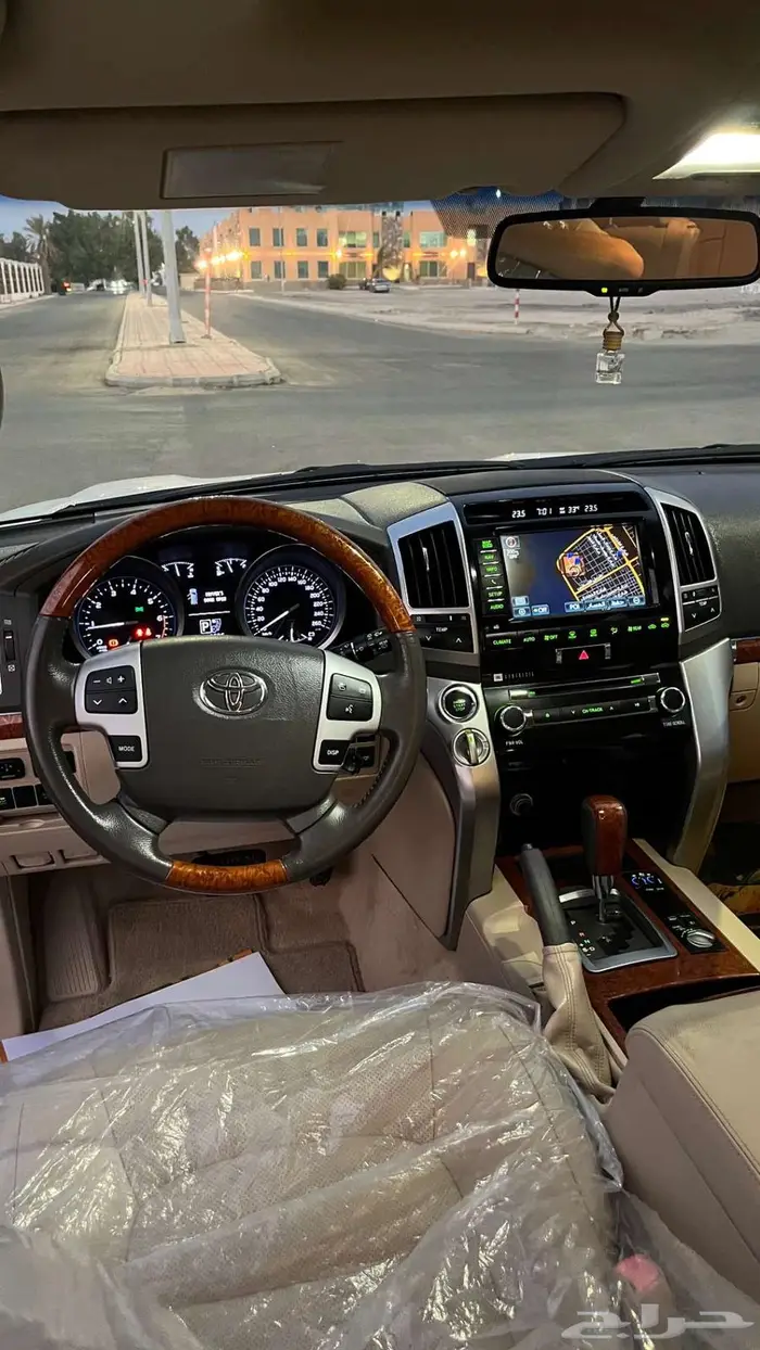 VXR 2014 لاندكروزر سعودي 13