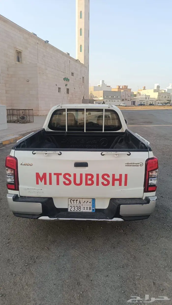وانيت متسوبيشي 2