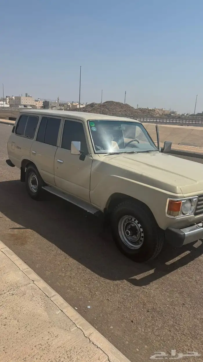 جيب صالون لاندكروزر 85 0