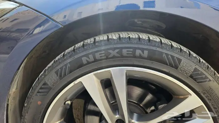 BMW 318i نظيفة جدا للبيع 8