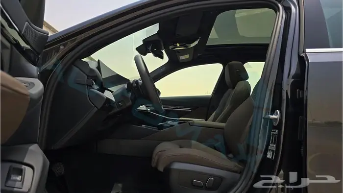 بي ام دبليو 2025 520i خليجي اصفار مع ضمان الوكيل 7