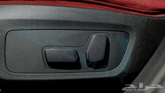 بي ام دبليو X4 XDrive خليجي 2025 اصفار مع ضمان الوكيل 30