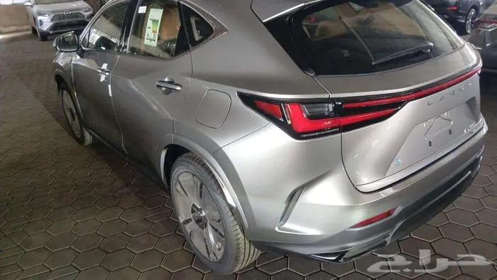 لكزس NX350 2025 4