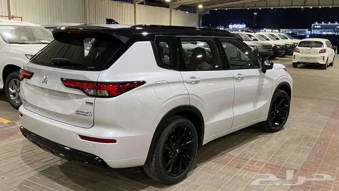 عرض خاااص متسوبيشي اوتلاندر 2025 بلاك سام اعلى فئة 3