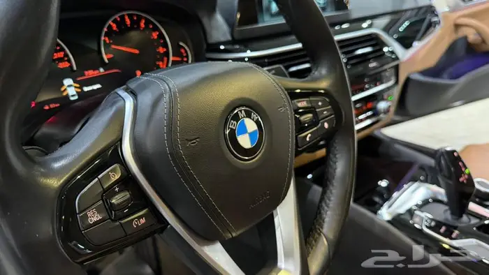 بي ام دبليو 520 2019 10