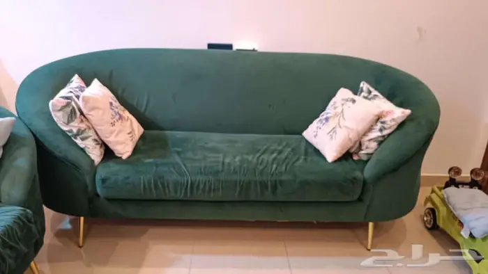 كنب نظيف للبيع بحالة جيدة 0