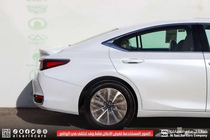 لكزس ES300 AH هايبرد 2024 32