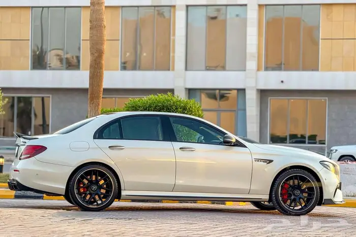 مرسيدس E63 S AMG V8 2019 ابيض خليجي 2