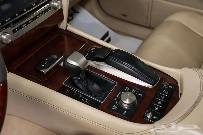 لكزس LS460 لارج موديل 2013 فل كامل 12