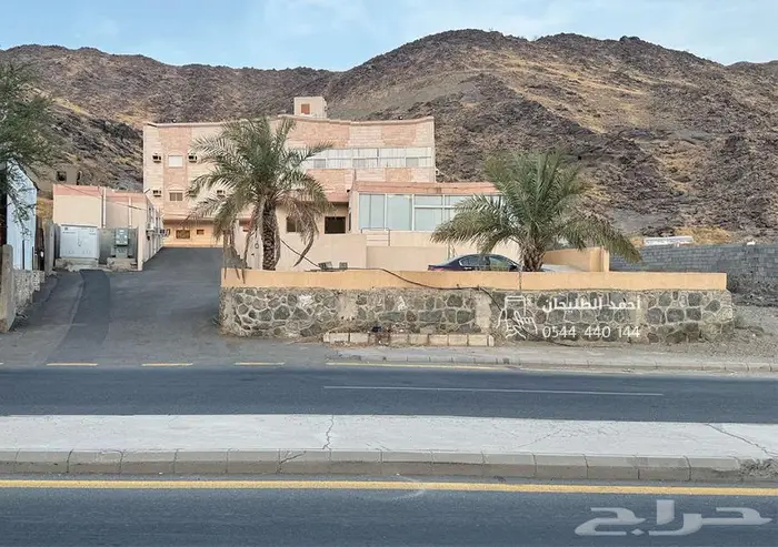 مبنى للبيع في مكة التنعيم (32 غرفة) عمارة  مجلس  2 ملحق 1