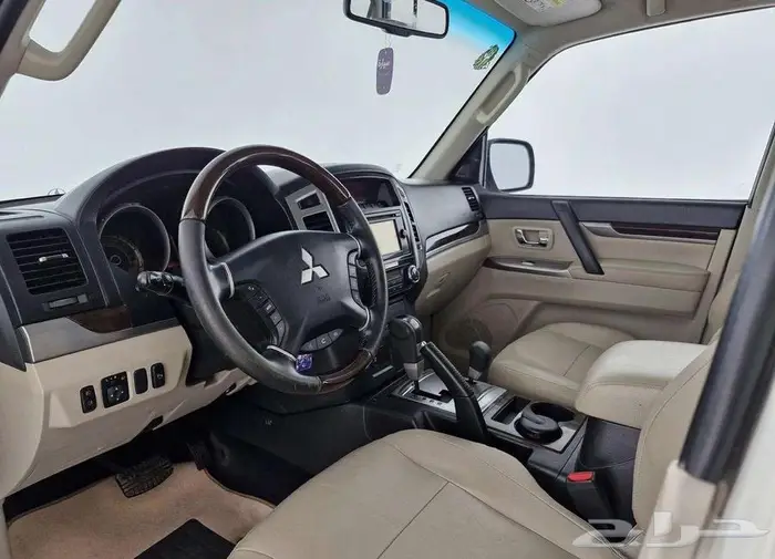 Pajero 2017 Full option  with 15 months warranty 3