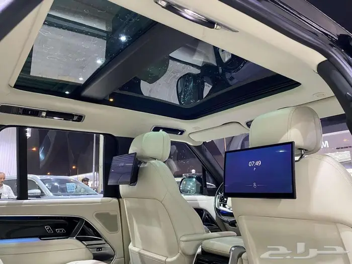 رينج روفر 2023 اوتوبيوجرافي اسود سعودي ماشية 71000كم 49