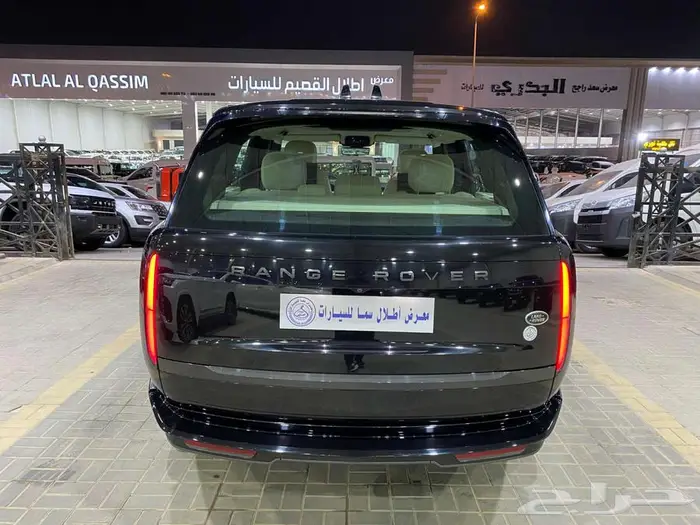 رينج روفر 2023 اوتوبيوجرافي اسود سعودي ماشية 71000كم 17