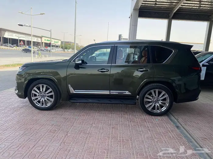 لكزس LX600 VIP 2024 زيتي سعودي 3