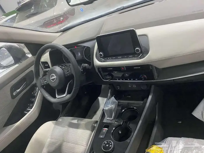 نيسان اكس تريل SV 2025 4x4 عرض خاااص 10