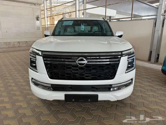 نيسان باترول بلاتنيوم فل موديل 2025 سقف أسود ممشى 4700 كم 0