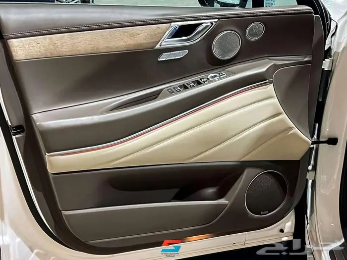 جنسس GV80 11