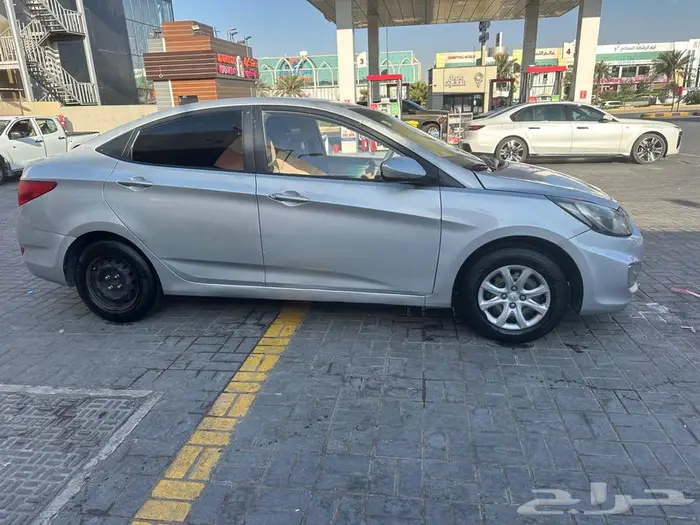 سياره هونداي اكسنت 2012 8